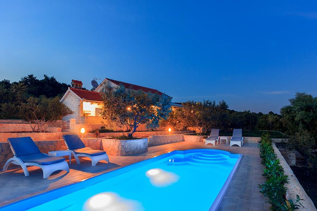 Luxury Villa Dalmatino Trogir with pool at the beach – Trogir – Okrug Gornji