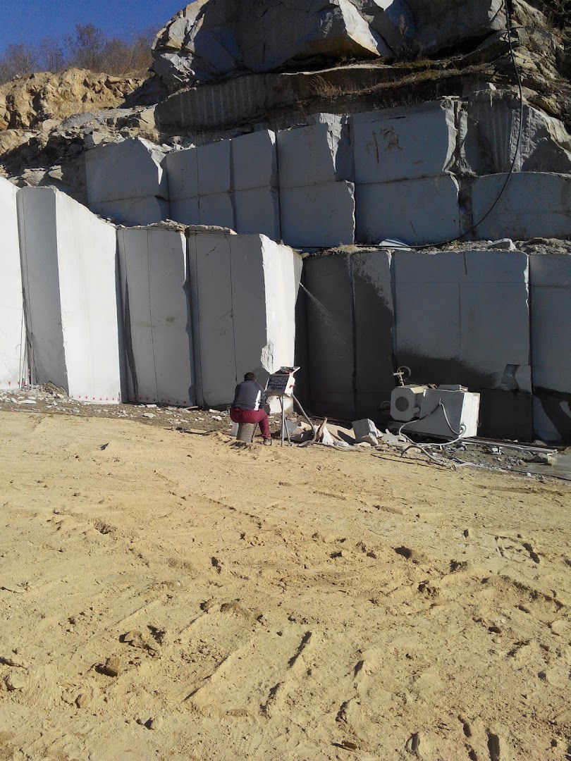 Површински коп гранодиорита "Плочник"