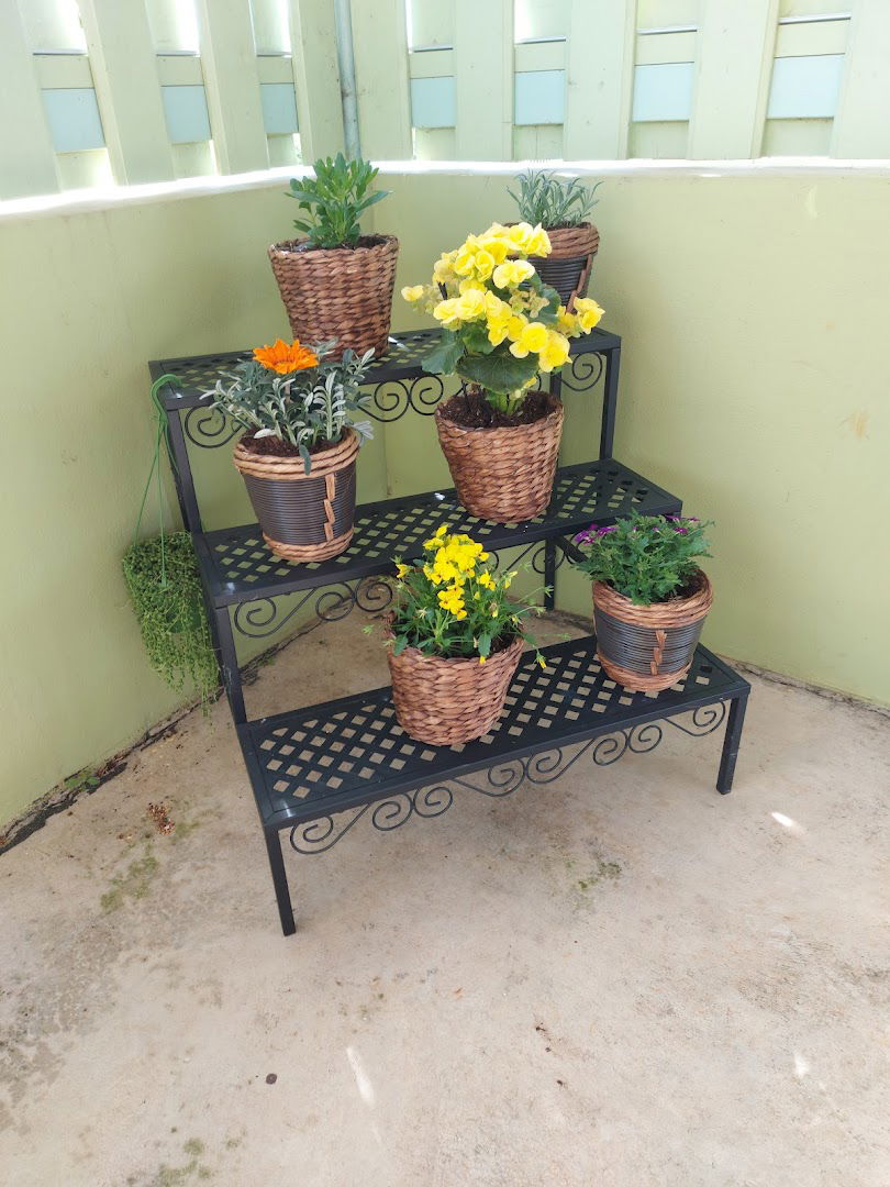 STAKLENIK VALTURA, VL. MARJAN LEVANIĆ Ušići Dvori 173a