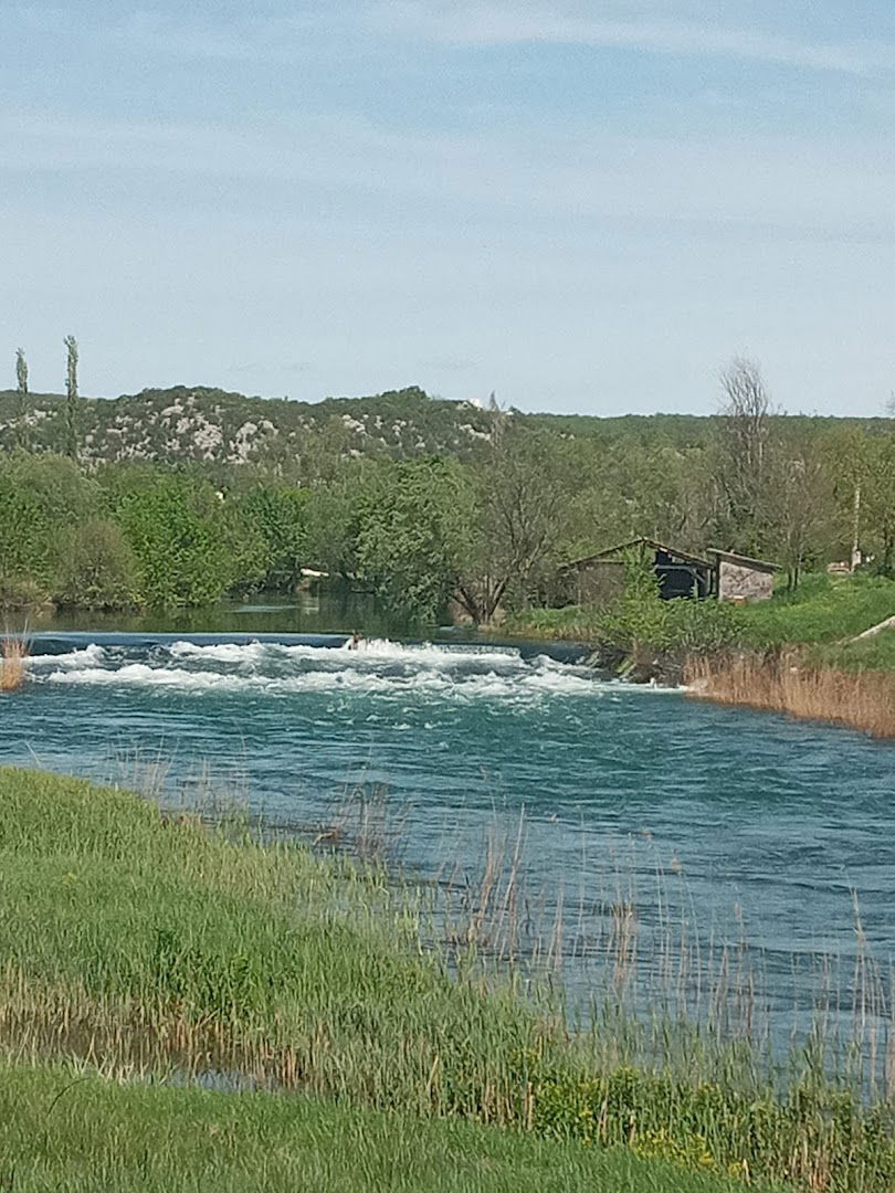 Parilo (Veljaci / Otok)