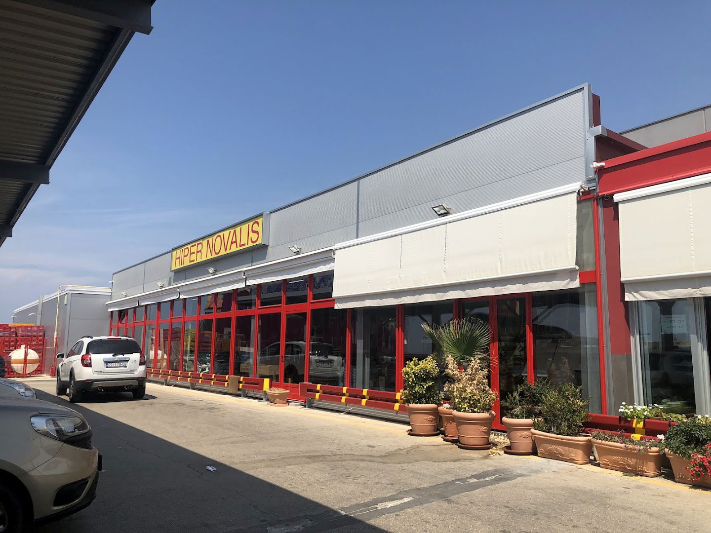 Market i Drogerija Novalis