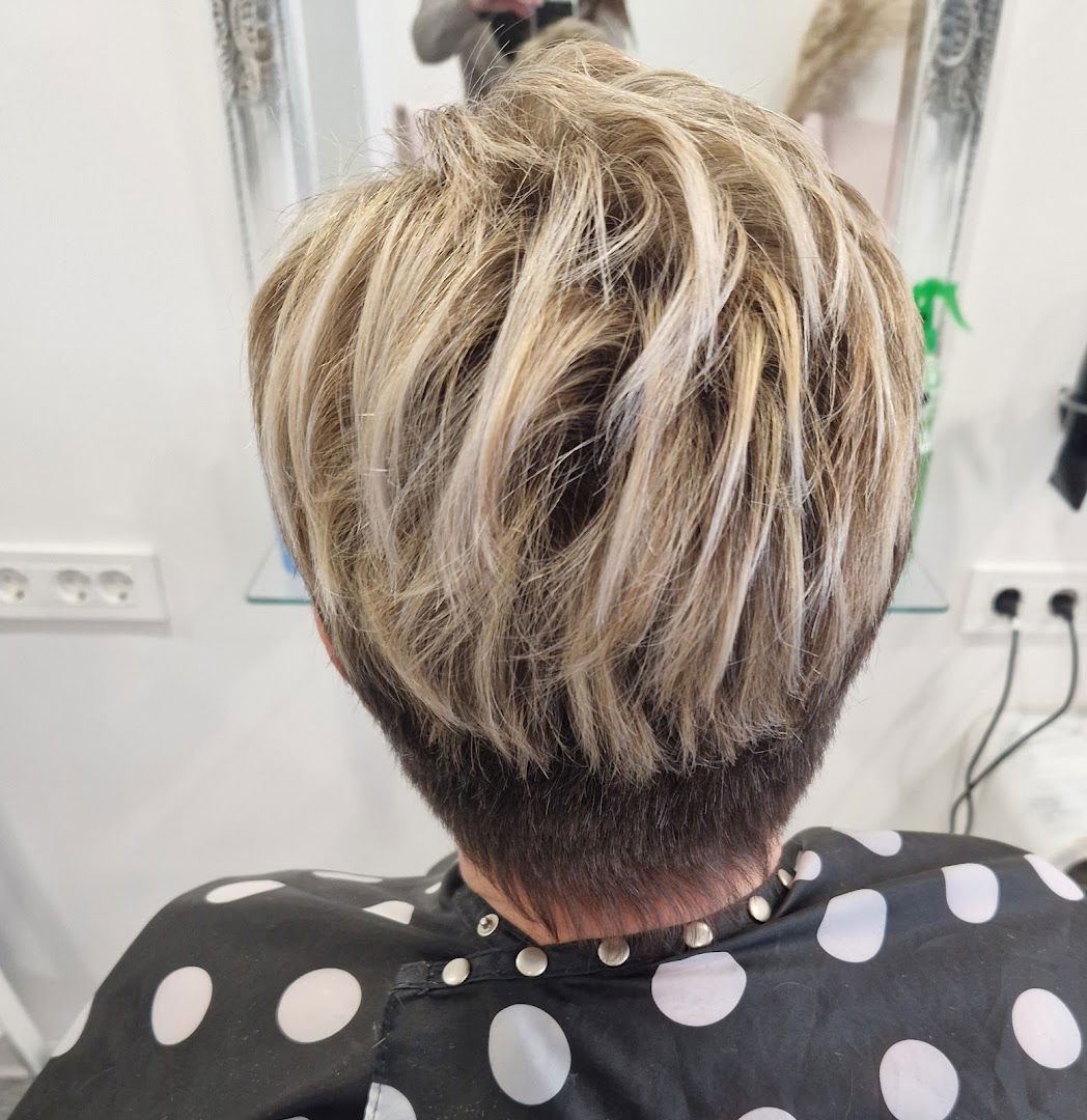 Frizerski salon"MAVIS"