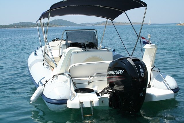 Rent a boat - Stari Grad