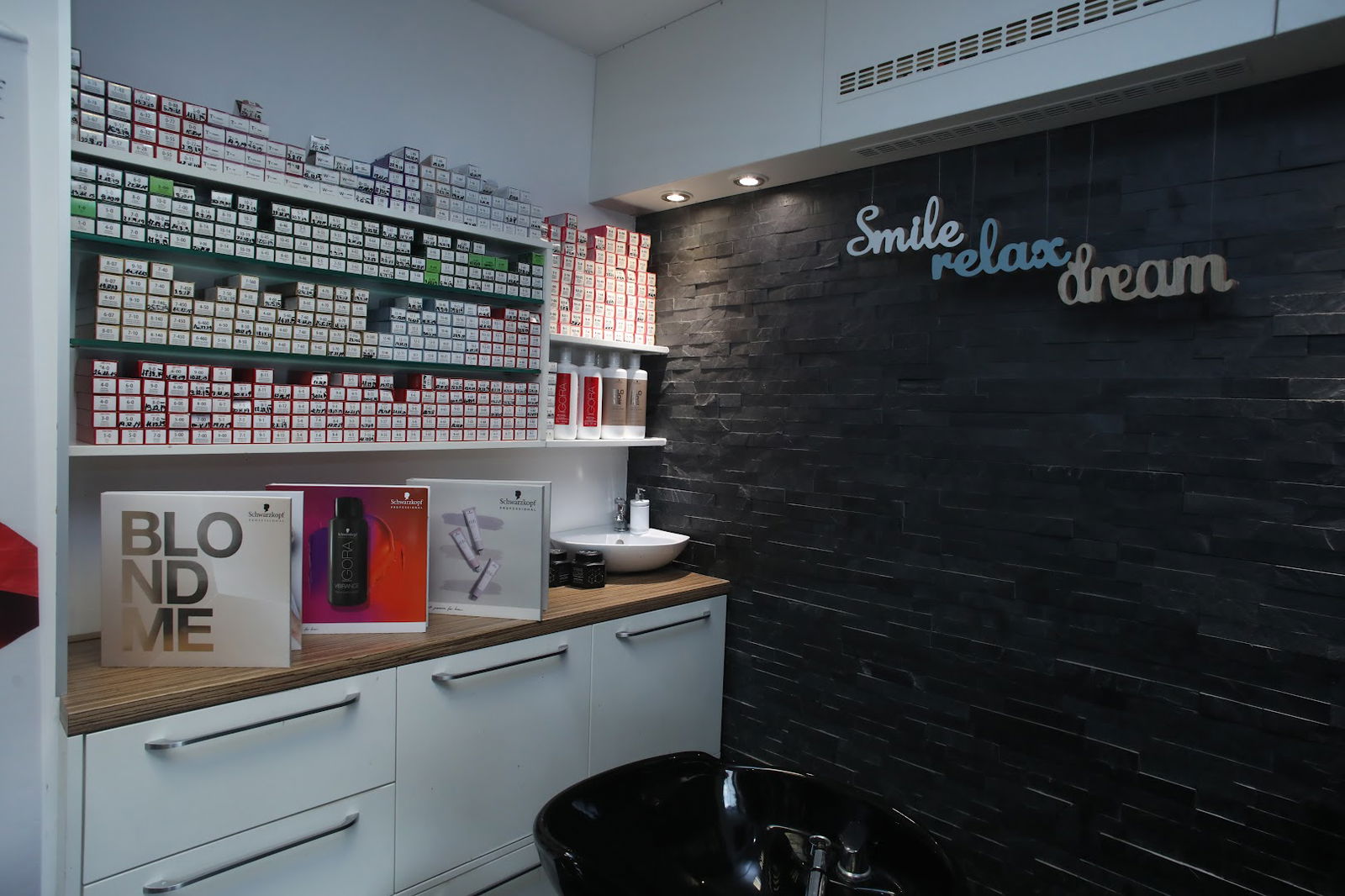 Frizerski salon Črnuče - Glavna postaja