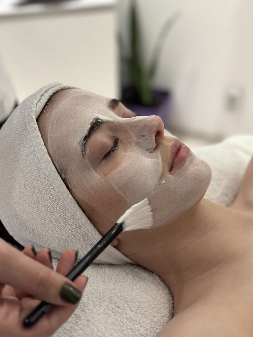 Legacy masaža, nega lica i tela, pedikir, manikir, deilacije