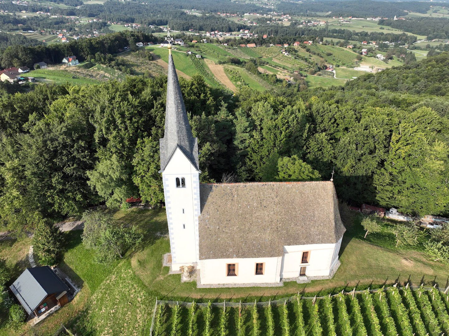 Cerkev sv. Jošta, Vinarje