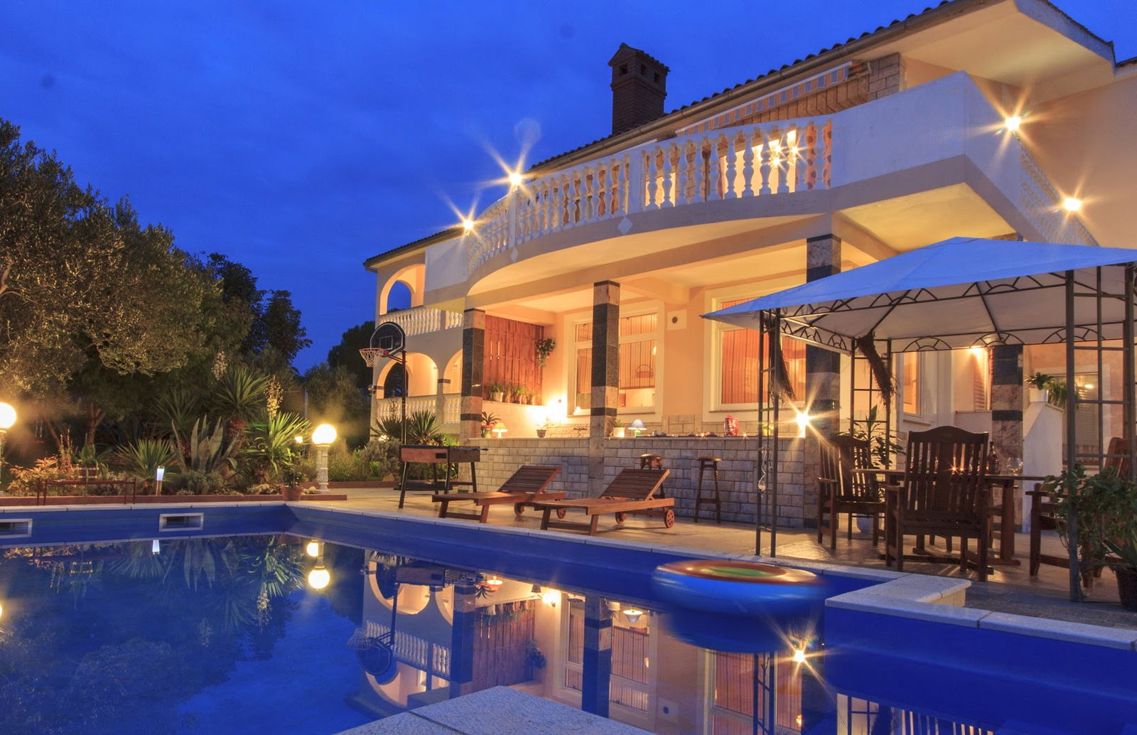 Villa NATALIA Peroj Ferienhaus