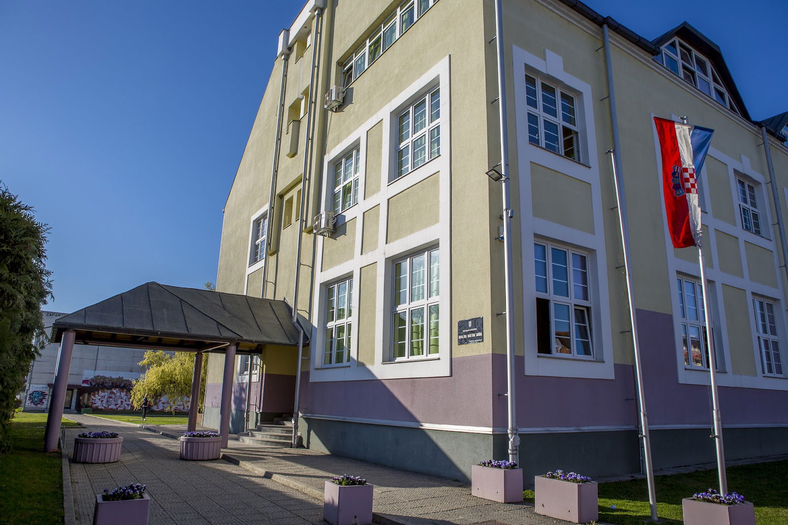 August Šenoa High School
