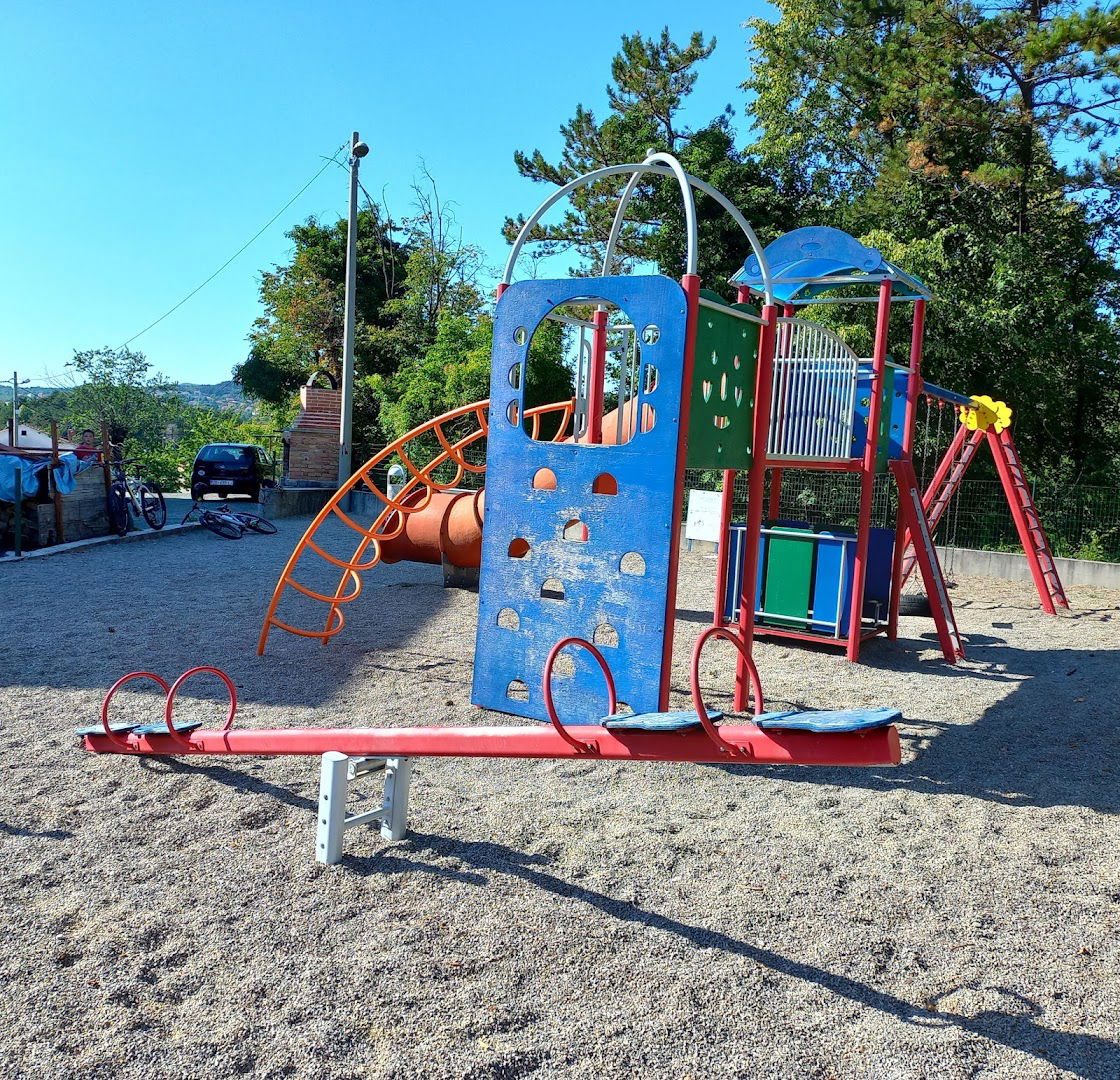 Dječje igralište Biškupi