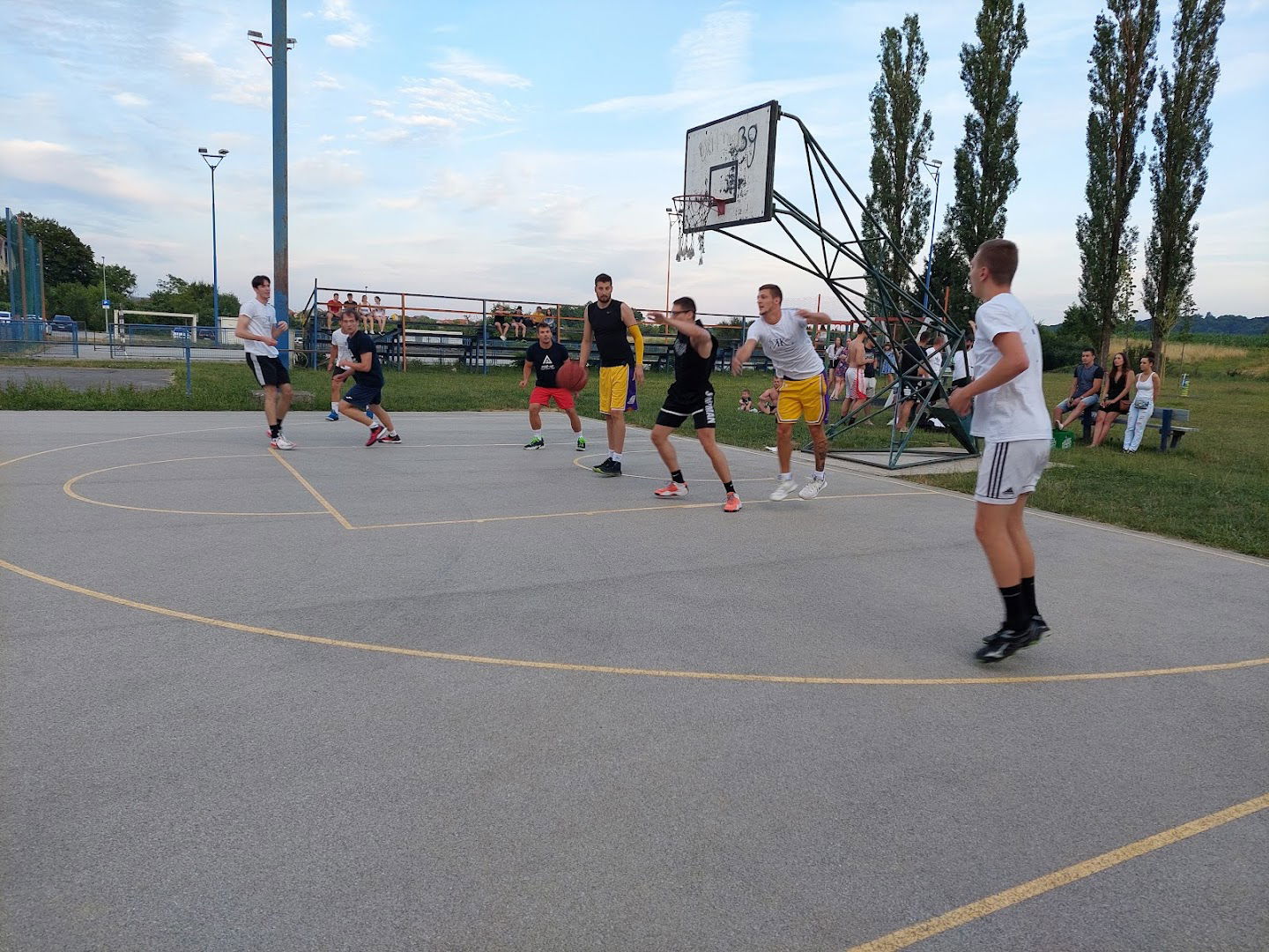 Košarkaški teren Švarča