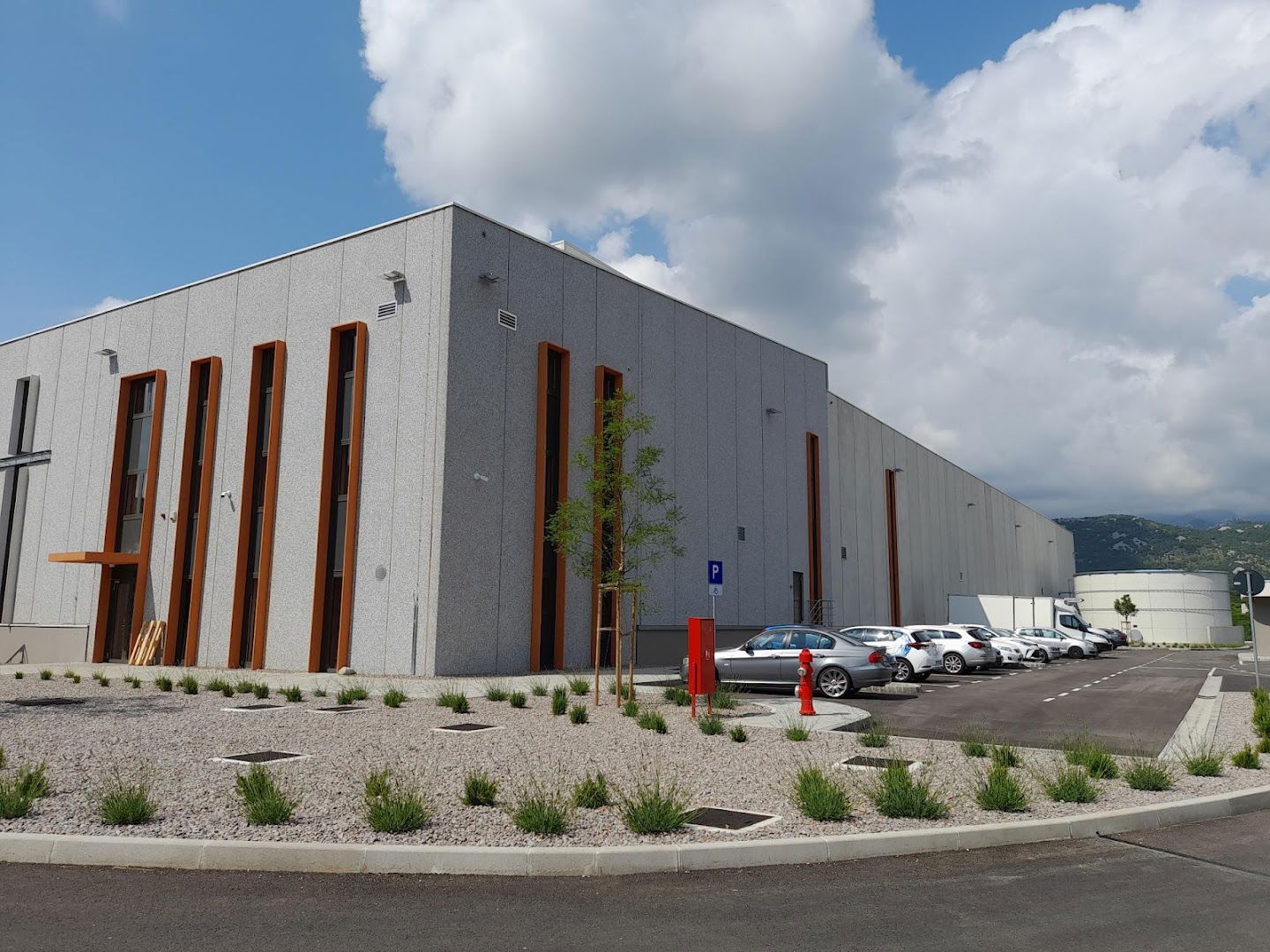 JGL // Logistički centar Kukuljanovo // Jadran-galenski laboratorij