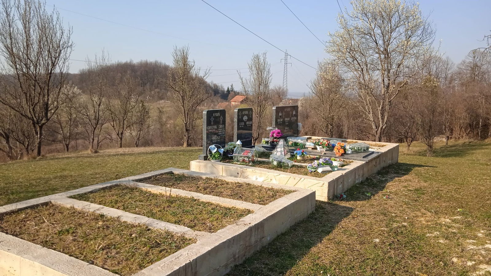 ПРАВОСЛАВНО ГРОБЉЕ ЛУКИЋИ LUKIĆI CHRISTIAN GRAVEYARD