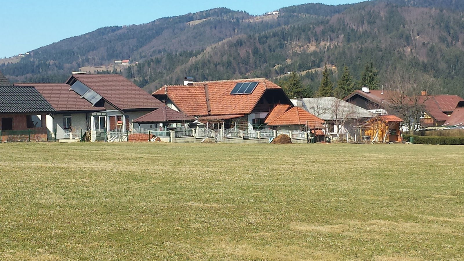 Pergola, družba za gradbeništvo, posredovanje, trgovino in druge storitve, d.o.o.