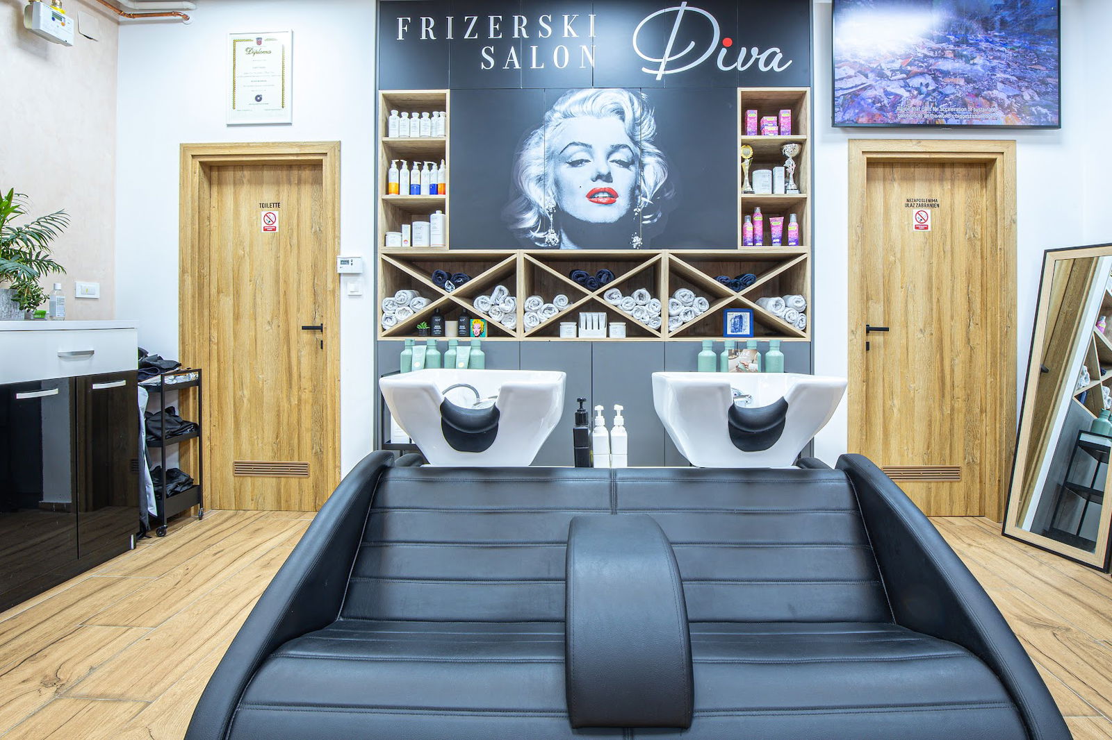 Frizerski salon Diva,Trg bana Josipa Jelačića 6,Virovitica