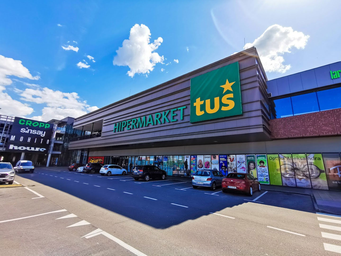 Tuš supermarket Planet Koper