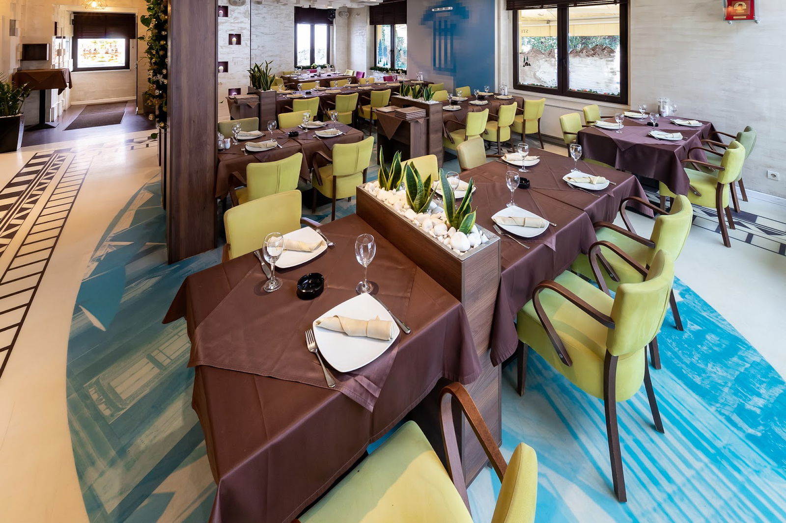 Cubo Concept Bar & Restaurant