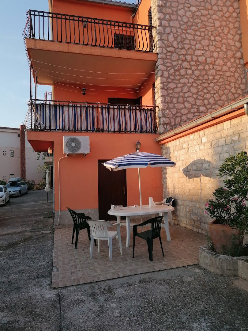 Apartments Casa Dadich