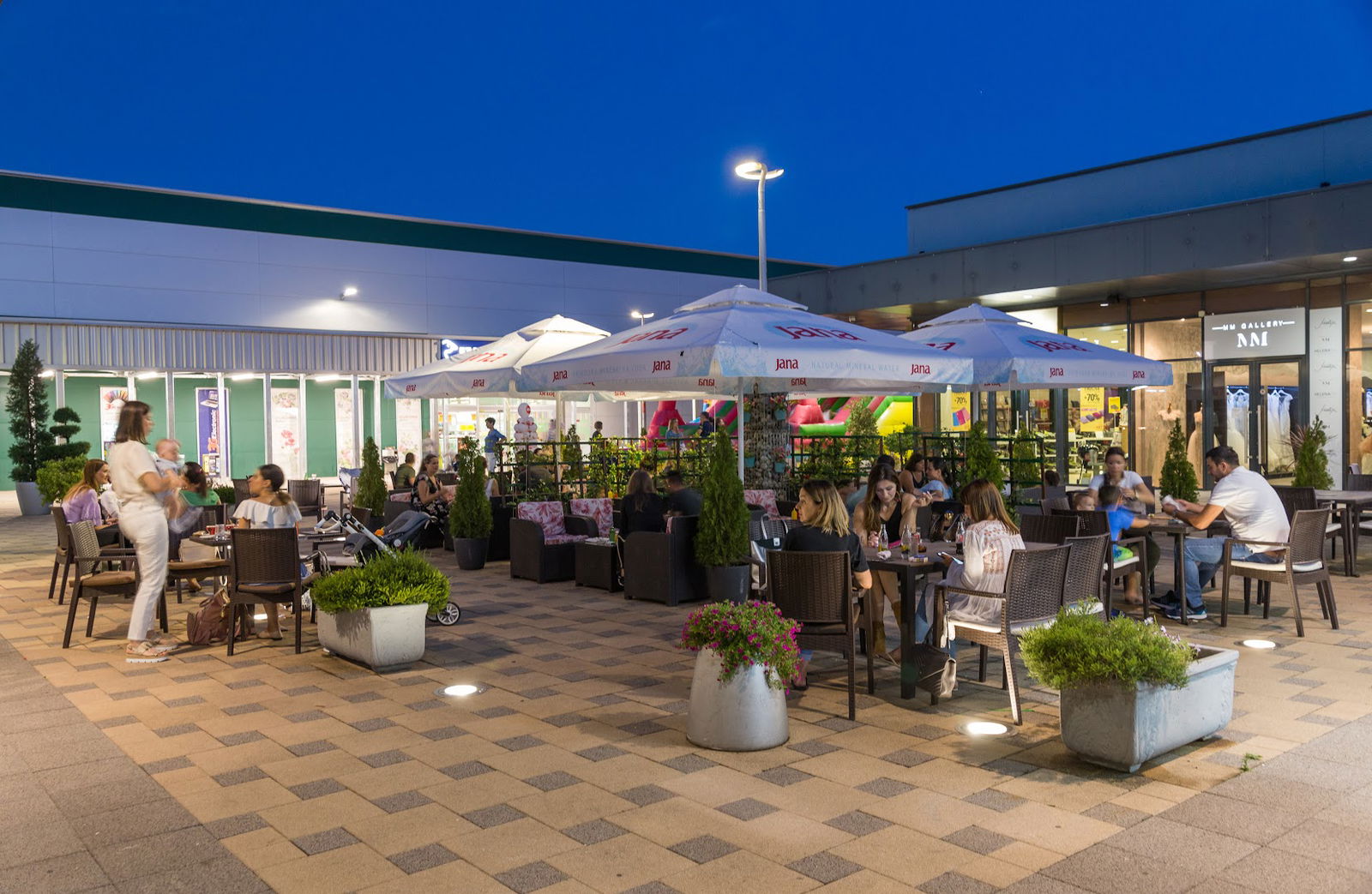 SHOPPING CENTAR PARK AND SHOP