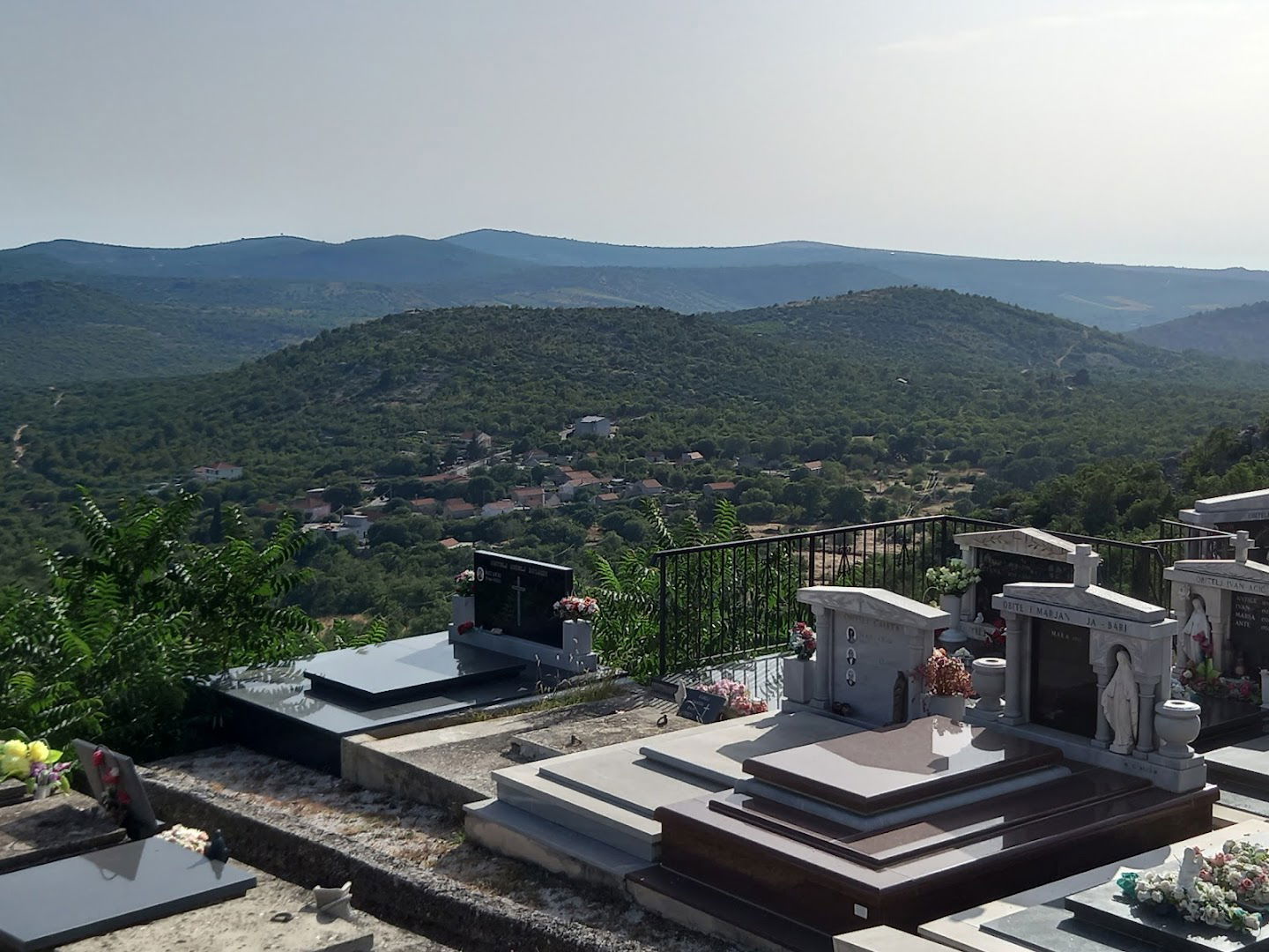 Mitlo cemetery