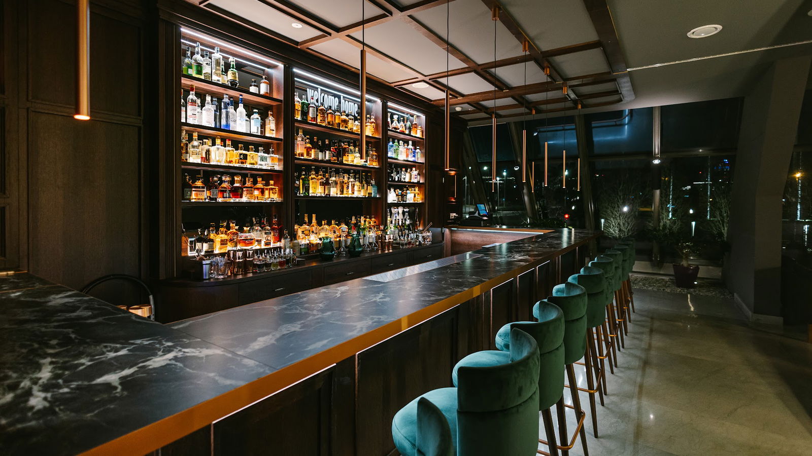 Riddle Bar at Crowne Plaza Hotel