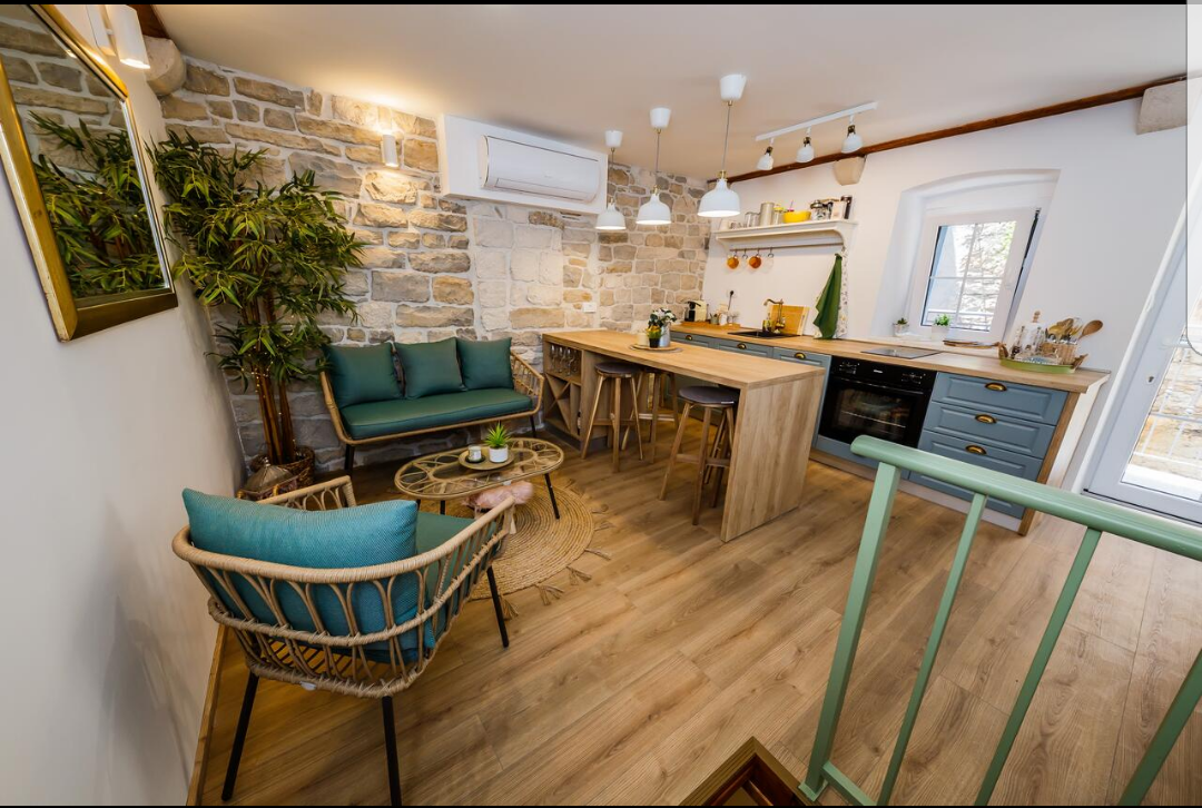 Stonehouse Blue Coral