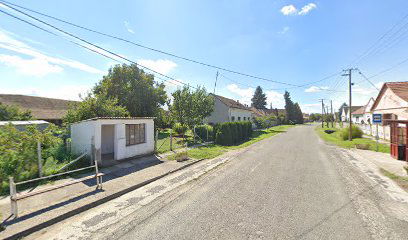 Tótújfalu, autóbusz-váróterem