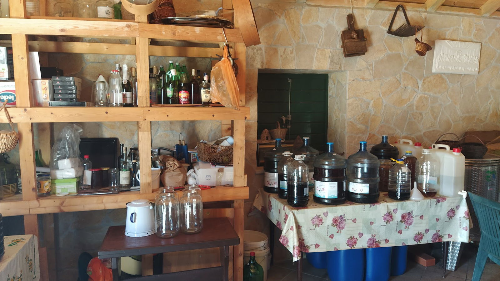 Wein, Schnaps und Feigen