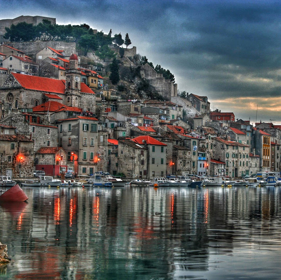 Minor Football Club Crnica