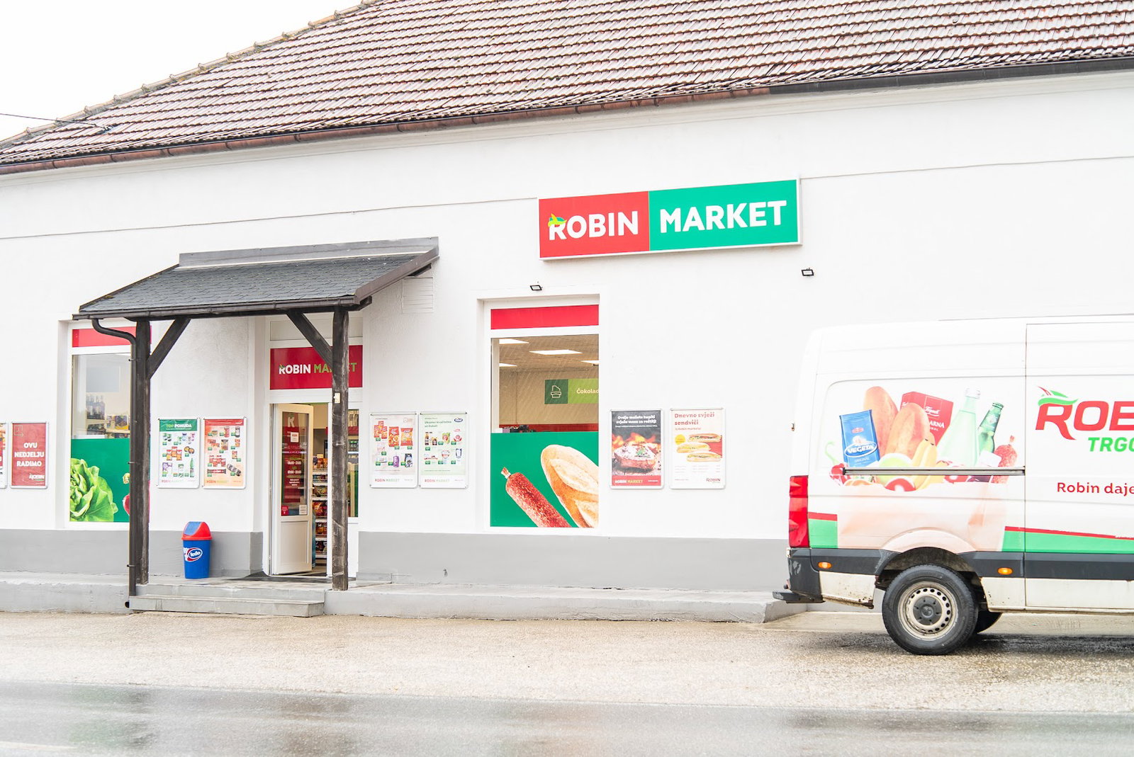 Robin Market 47