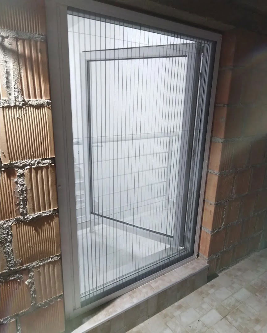 Komarnici Nova Pazova