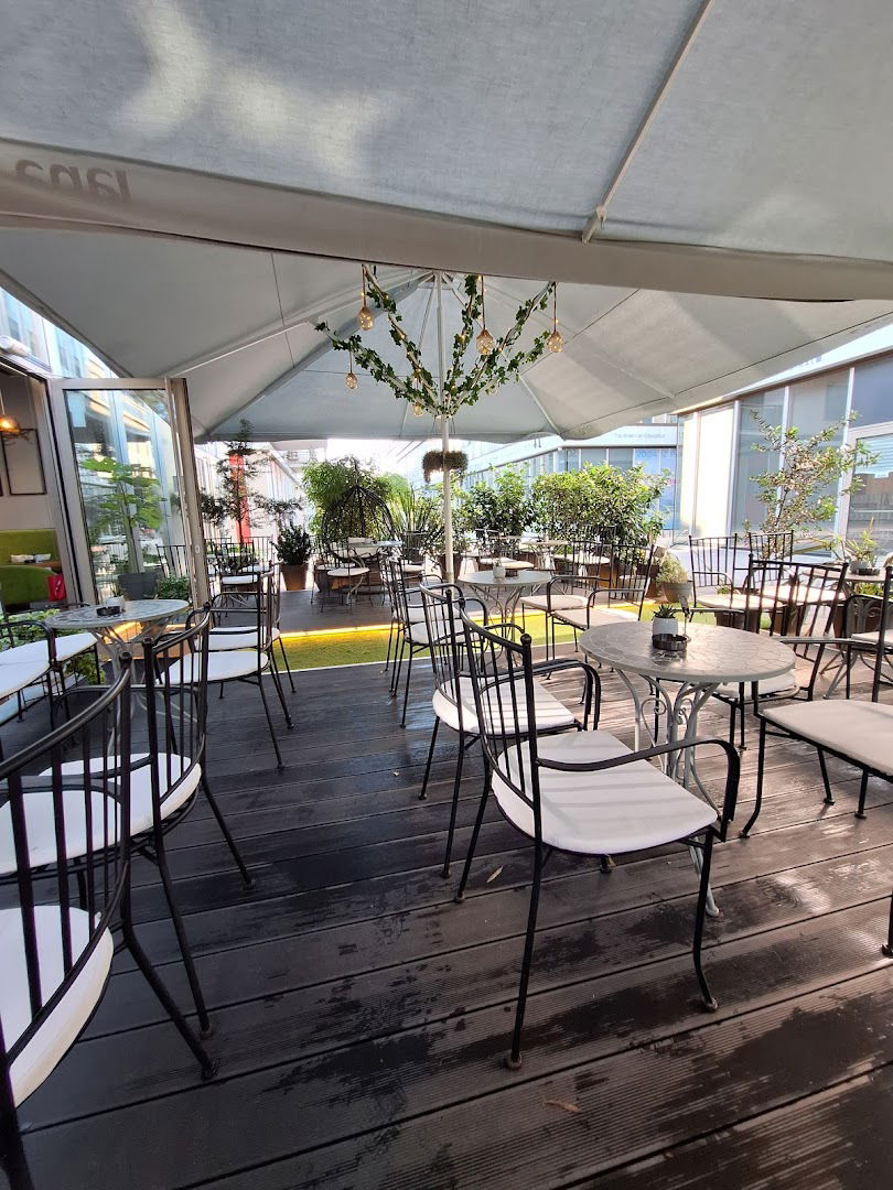 Michi Garden - Cocktail & Caffe Bar