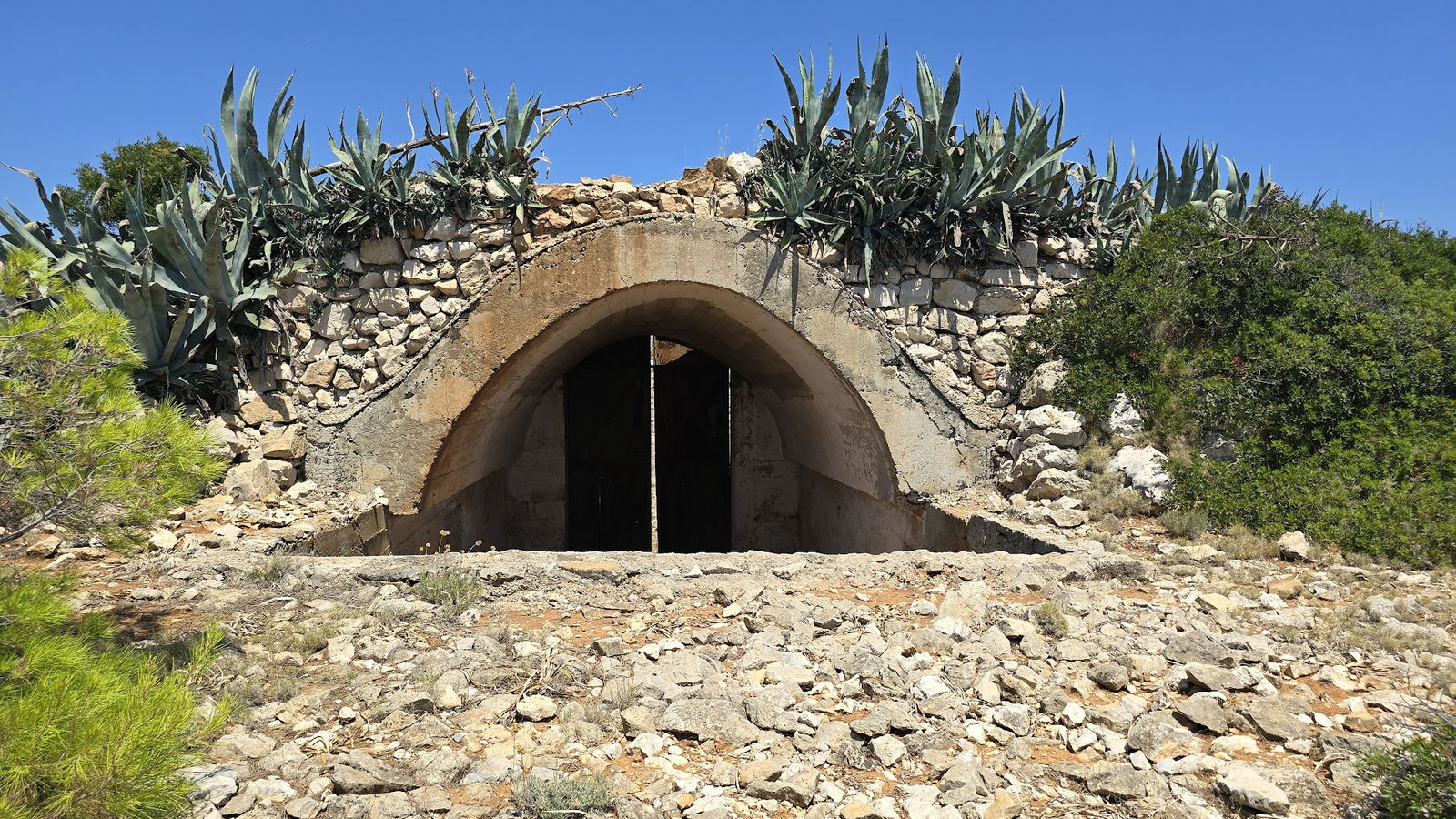 JNA podzemno spremište