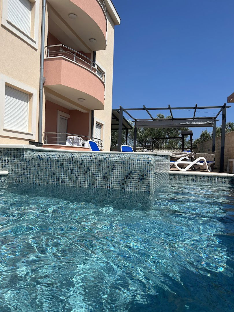 APARTMENTS VILLA PEKY