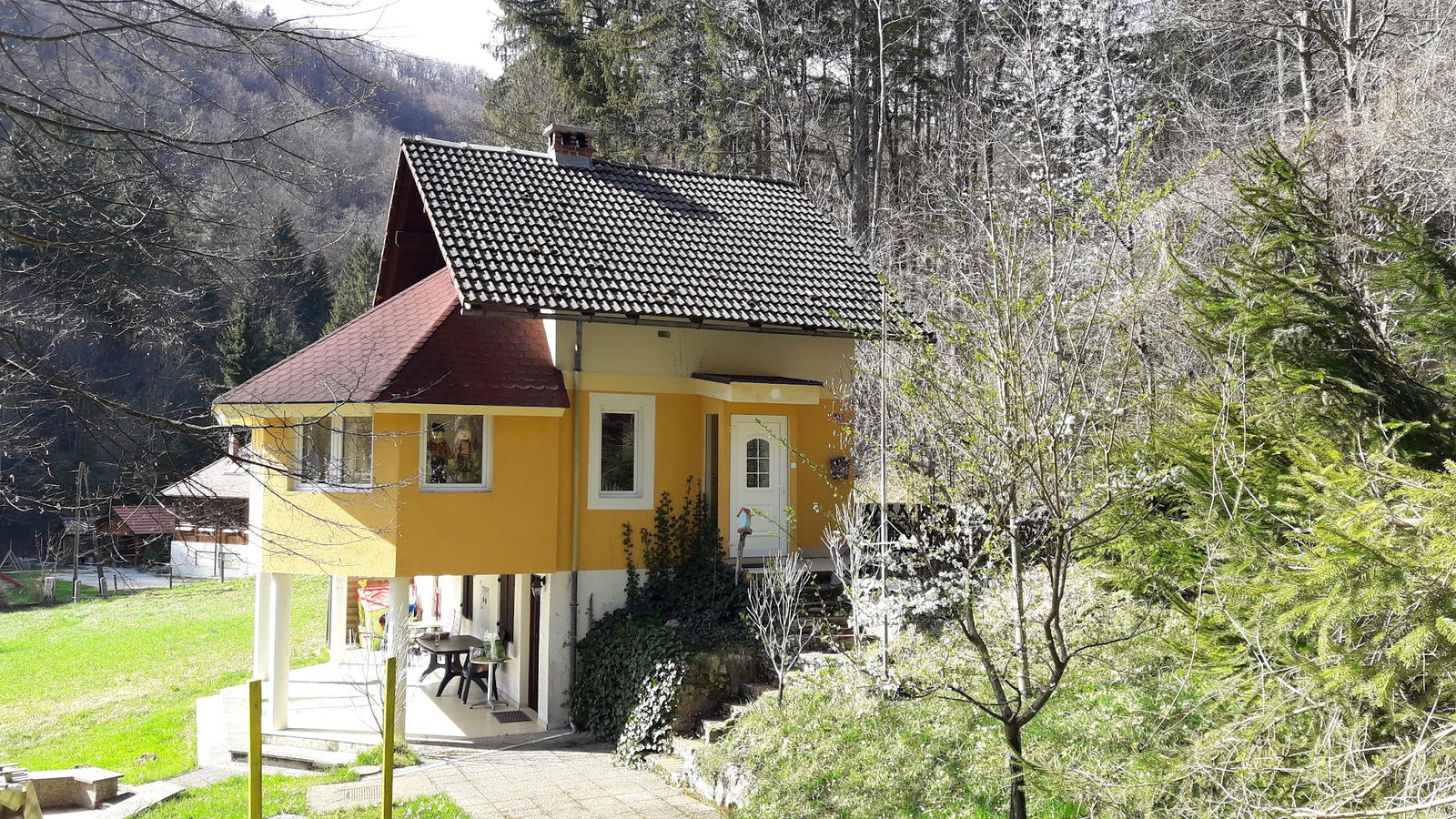 THE HOUSE IN THE VALLEY, Sobodajalstvo, Aleška Bernot Pernarčič s.p.