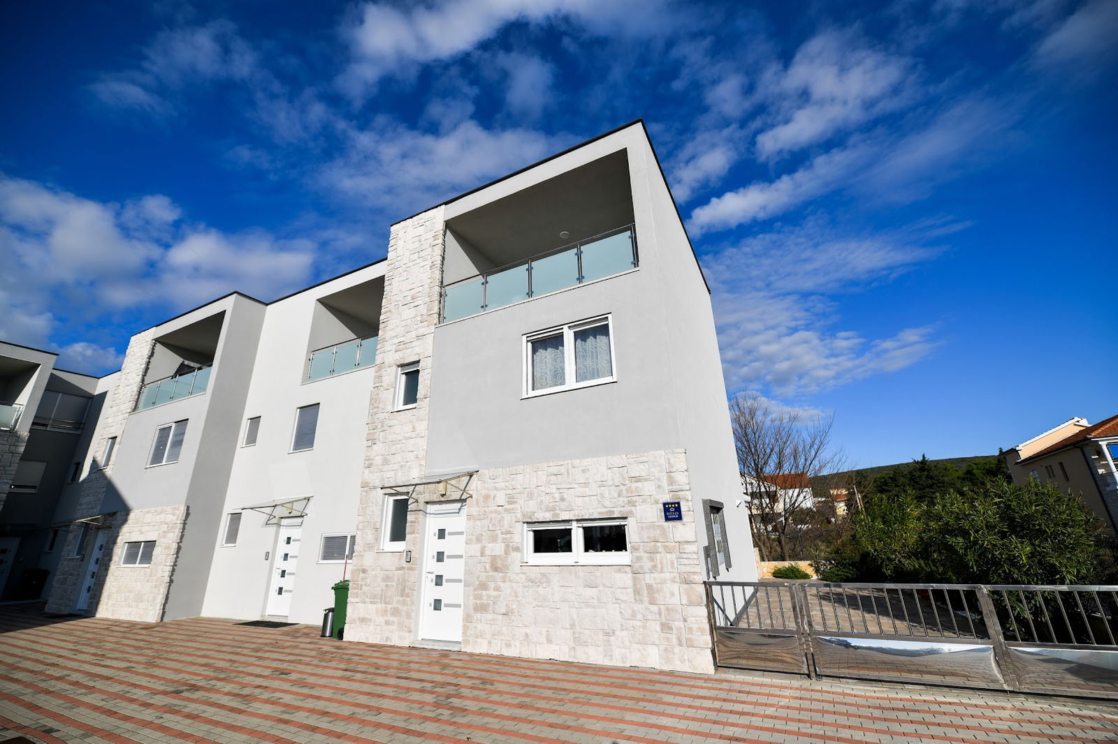 Deluxe Triplex "Antea"