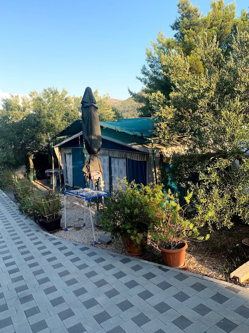 Apartments and camp Remini