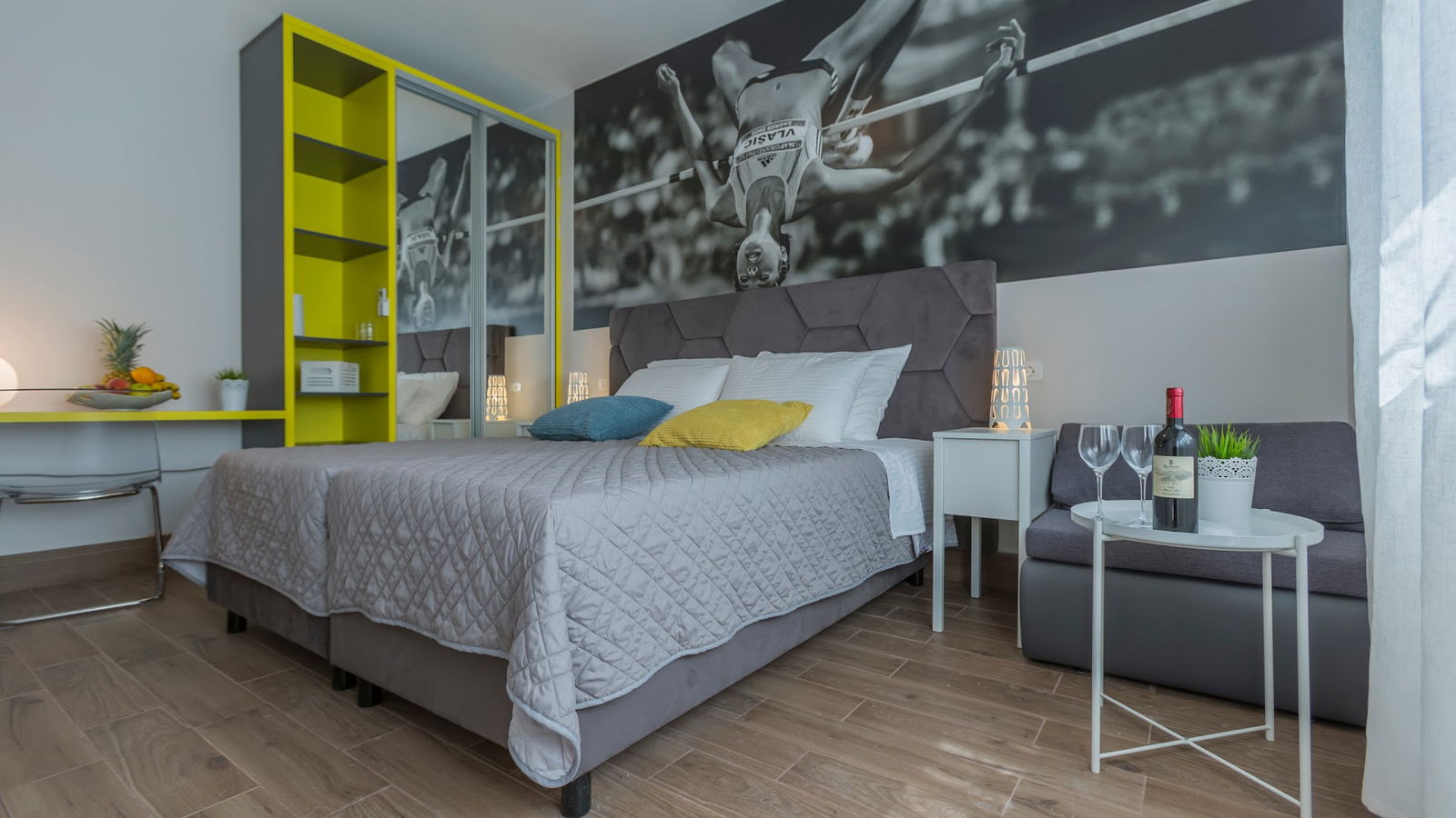 City Hall apart & rooms