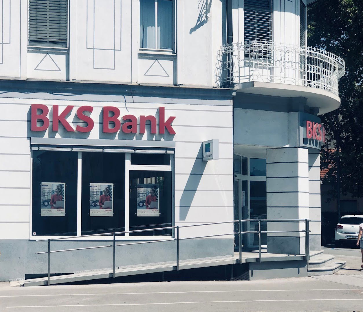 Bks bank Ag, bančna podružnica, poslovna enota Domžale