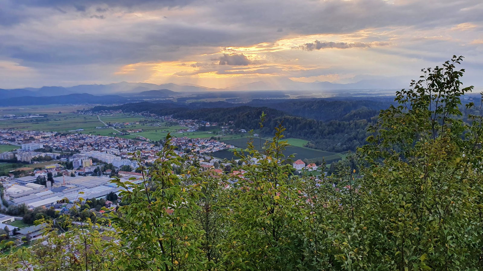 Stari grad nad Kamnikom