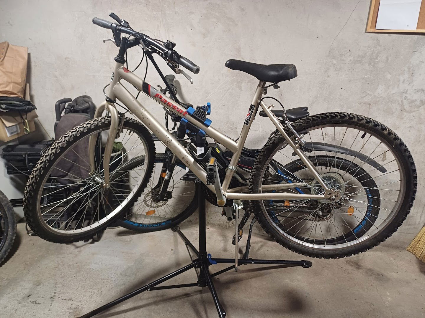 Bicikl servis guma i šraf