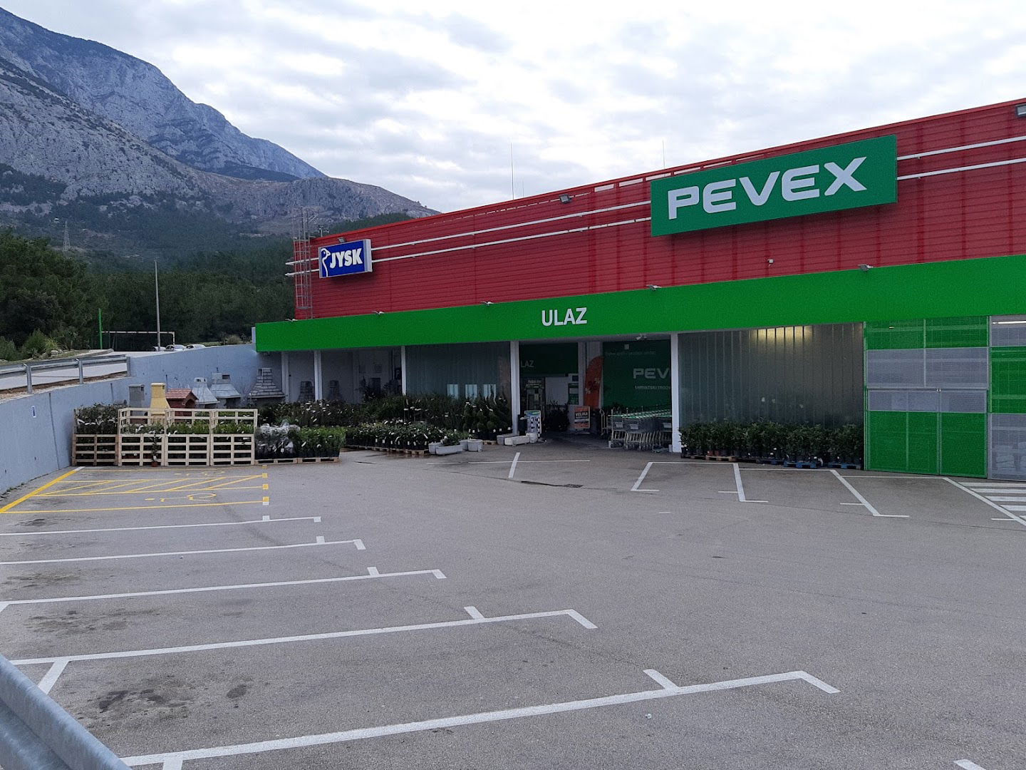 Pevex | Makarska