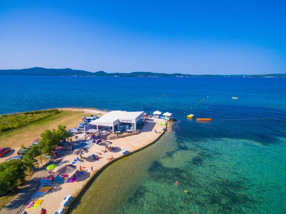 APARTMANI EVICA & Toni Dječji raj SUKOŠAN kupanje