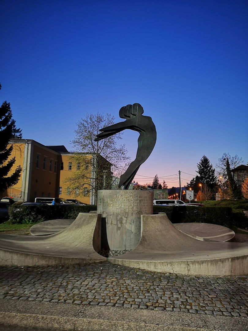 Monument/Spomenik NOB