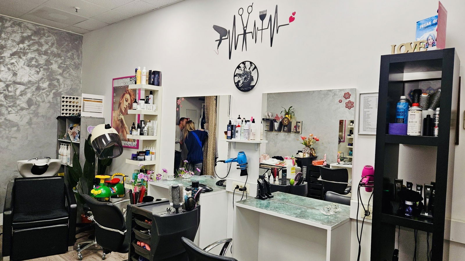 Brunette Kaufland frizerski