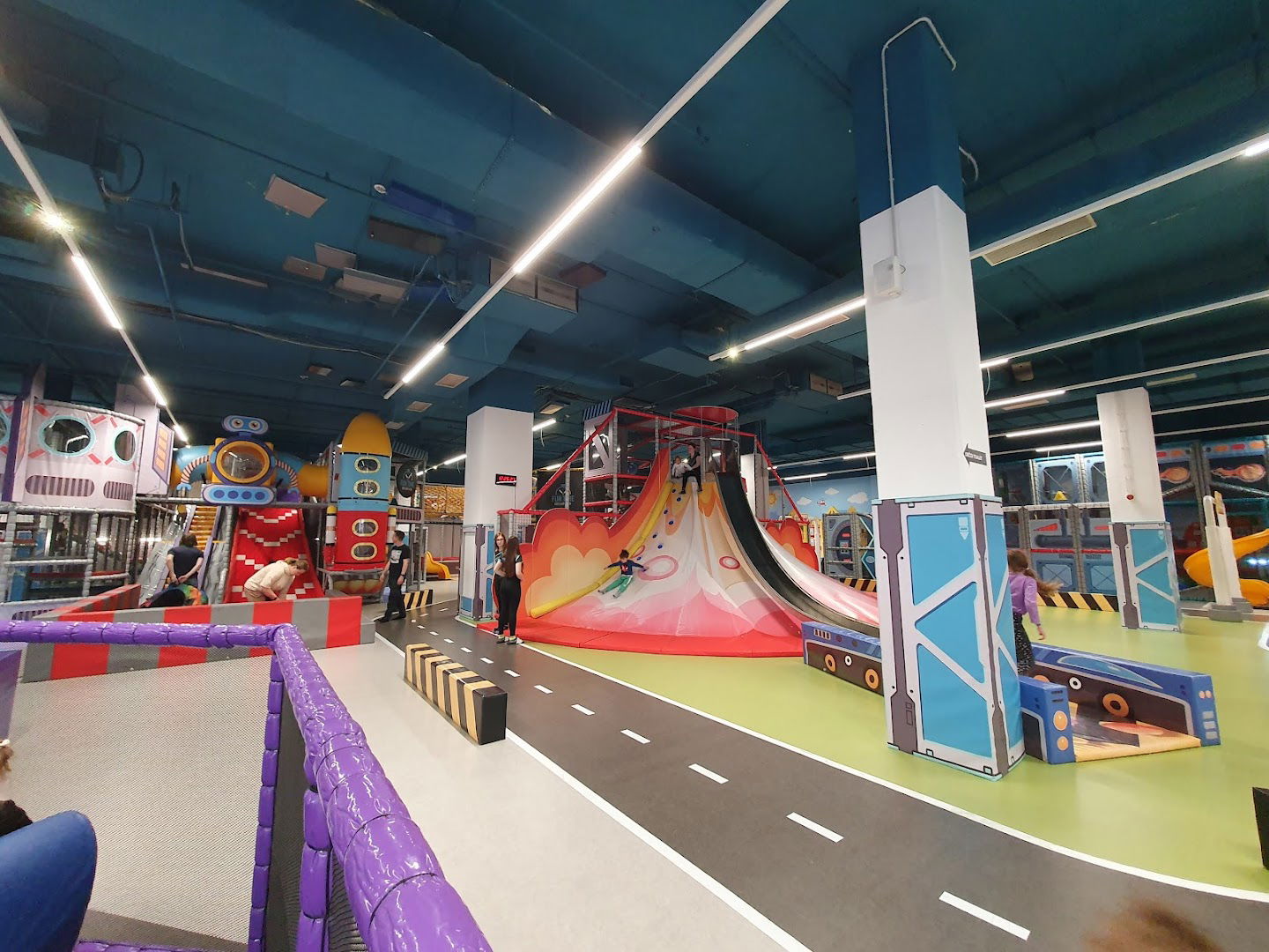 CosmoJump TC "Galerija"