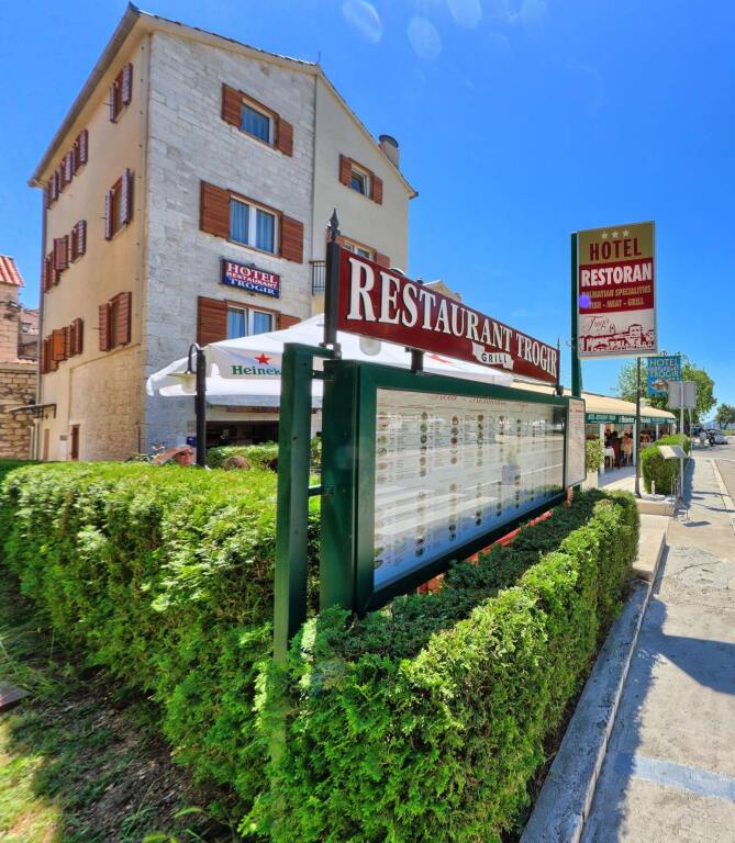 Restaurant hotel Trogir