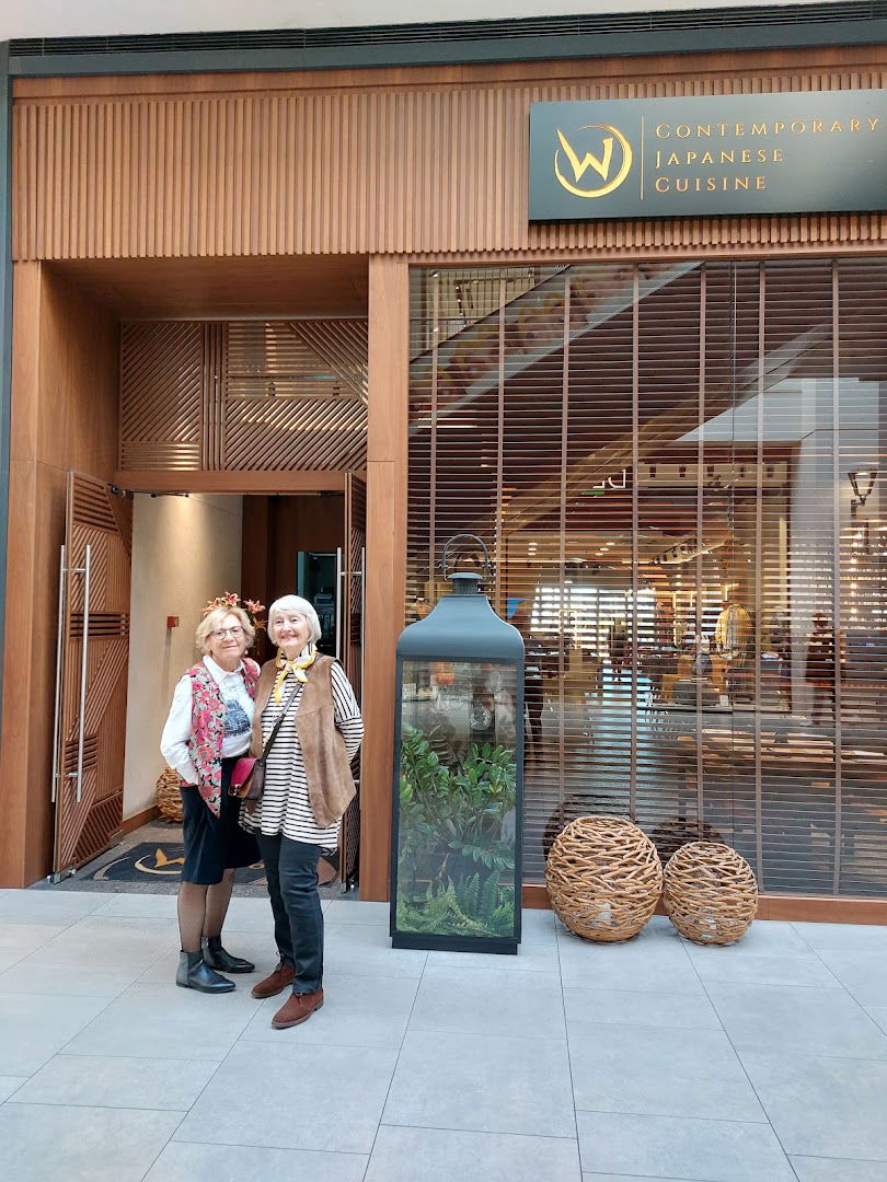 W Sushi Galerija