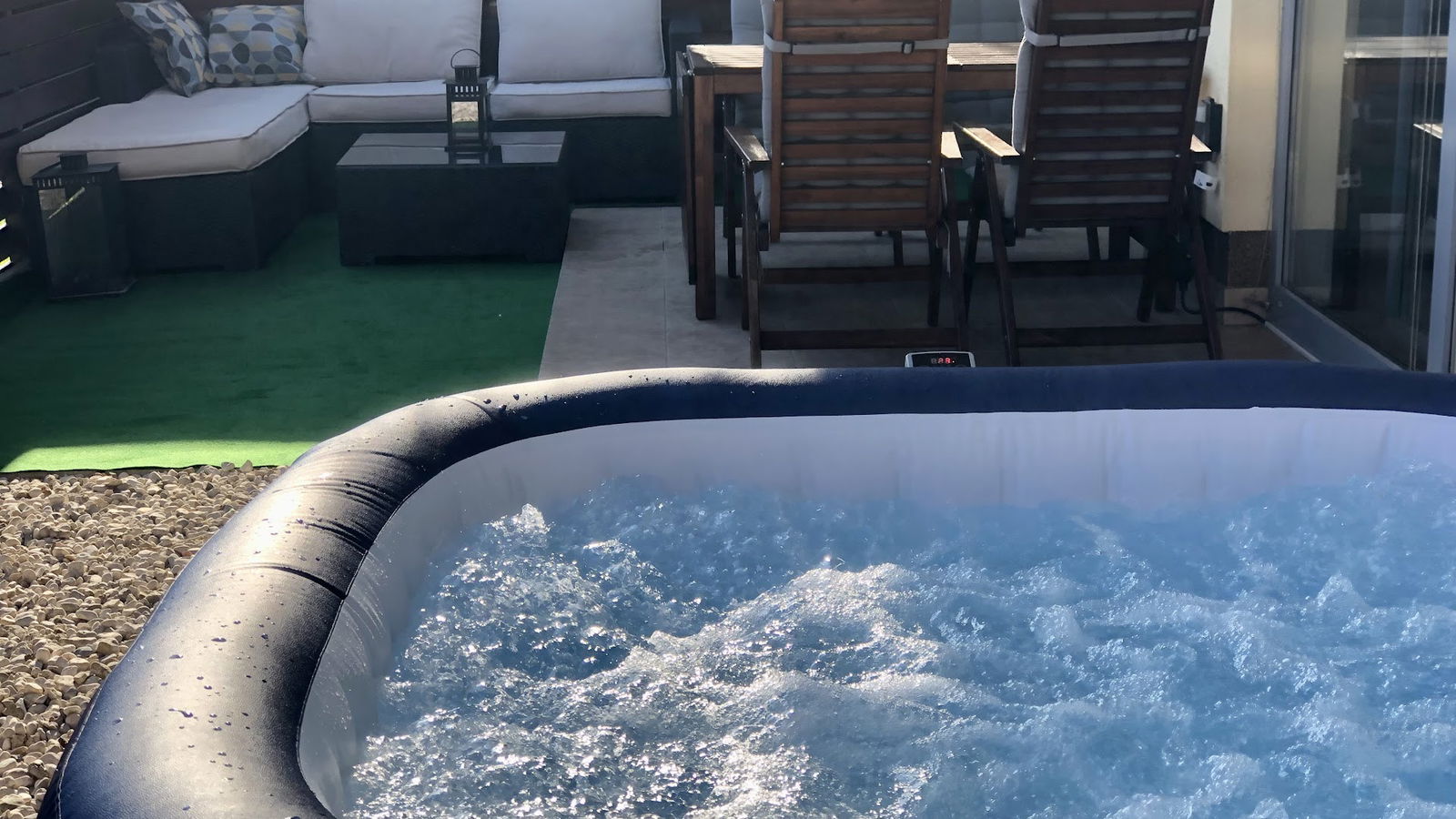 Jenny’s Apartment with Jacuzzi