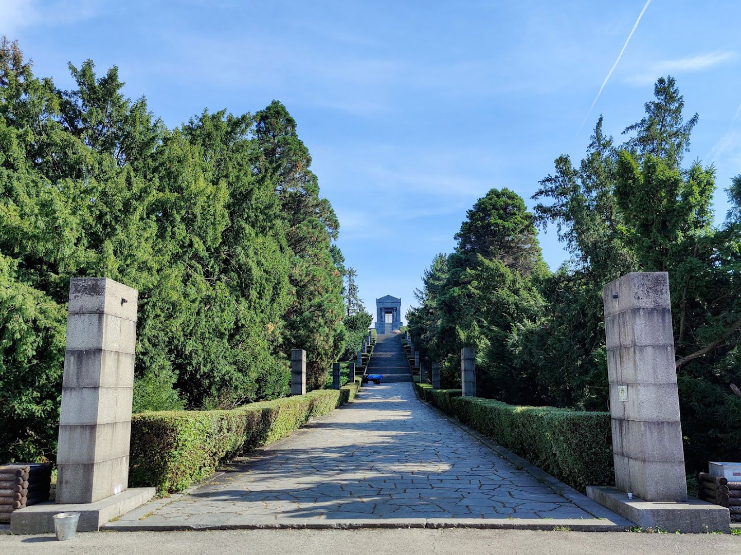 Јарбол BEZ заставe