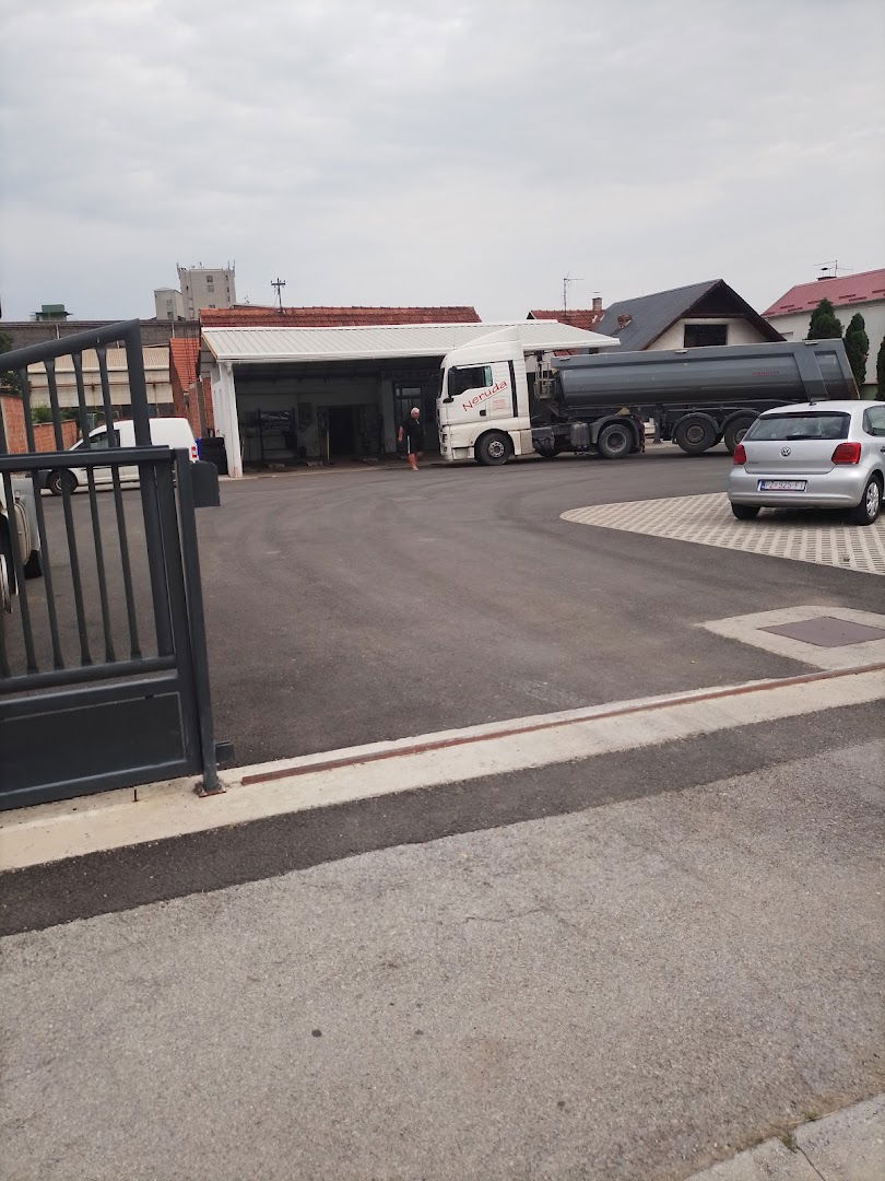 SERVIS ZA NJEGU I ODRŽAVANJE VOZILA - vl. NERUDA MARIJAN